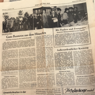 Zeitungsseite der Celleschen Zeitung vom 21. September 1966 mit Berichten über den Empfang der Faustballmeister aus Bannetze, begleitet von Fotos des Festumzugs und der Ehrungen.