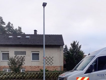 Energieeinsparung und Klimaschutz in der Gemeinde Winsen (Aller) Straßenlaterne vor einem Haus