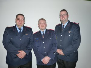 Ortsbrandmeister alt und neu von links nach rechts: Eike Merk, Markus Gerloff, Jeffrey Hewitt Ortsbrandmeister alt und neu von links nach rechts: Eike Merk, Markus Gerloff, Jeffrey Hewitt
