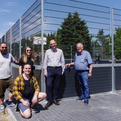 das Team an der neuen Anlage